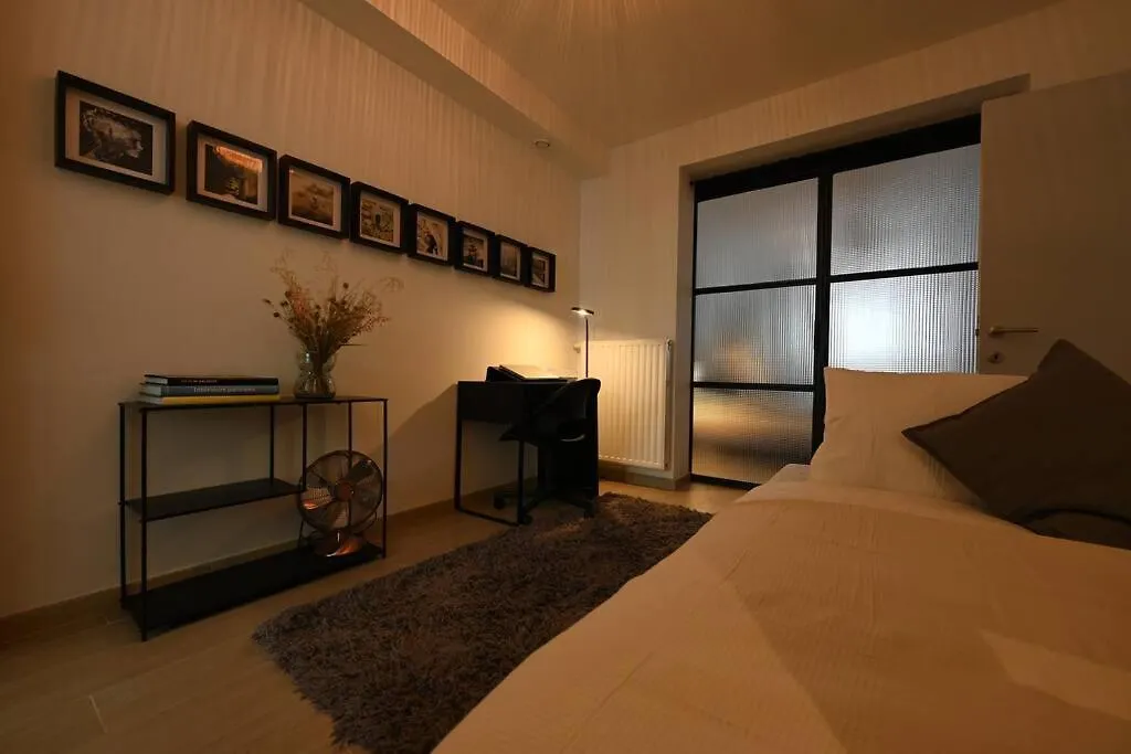 Superb 3 Bedroom & 3 Bathroom Duplex In Brussels City Centre