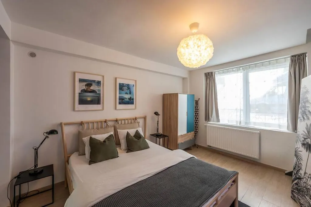 Superb 3 Bedroom & 3 Bathroom Duplex In Brussels City Centre