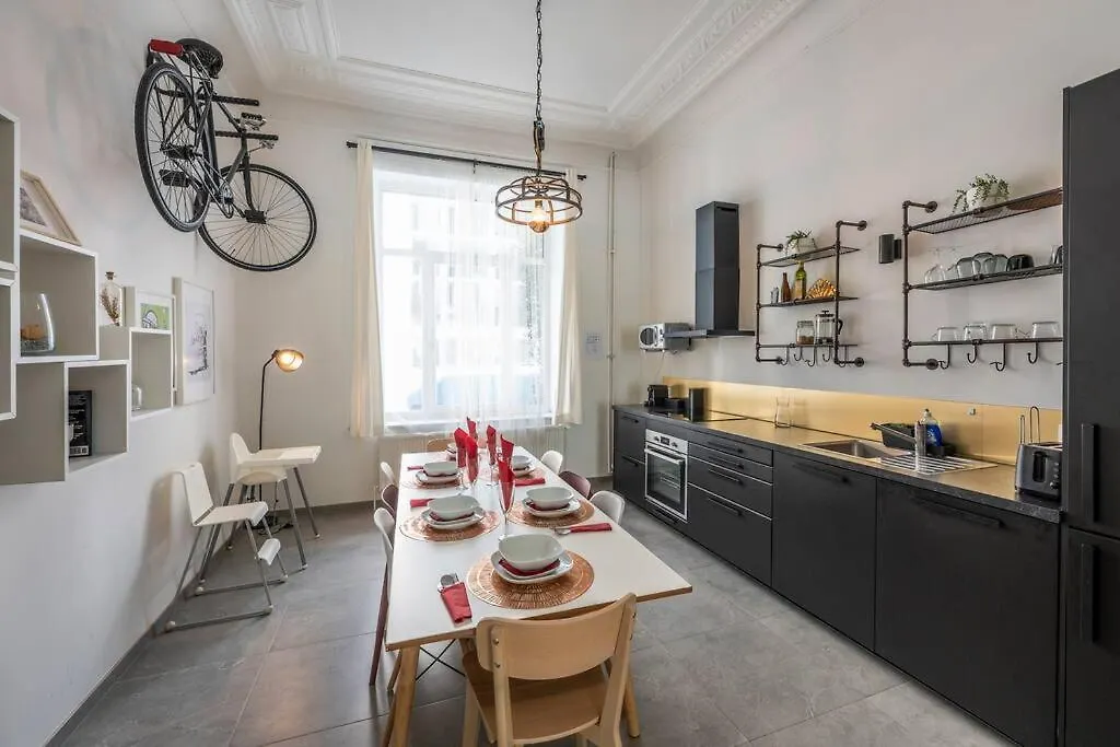 Appartement Superb 3 Bedroom & 3 Bathroom Duplex In Brussels City Centre