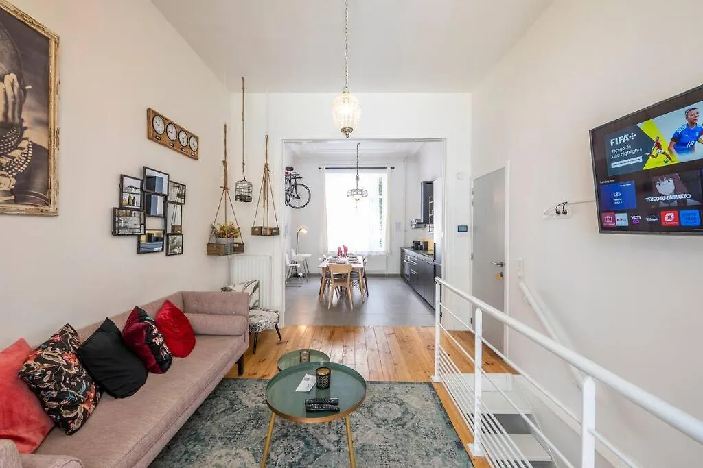 Superb 3 Bedroom & 3 Bathroom Duplex In Brussels City Centre