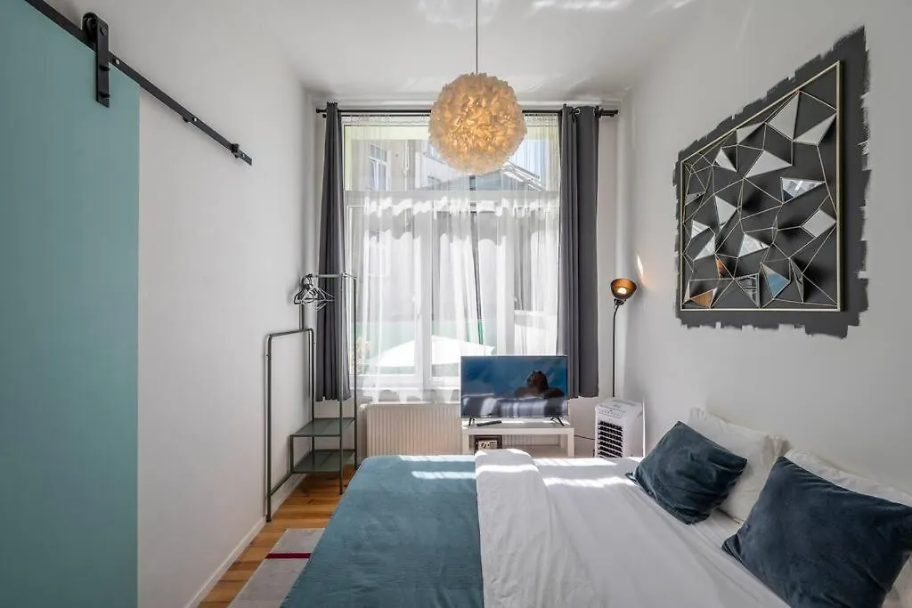 Superb 3 Bedroom & 3 Bathroom Duplex In Brussels City Centre Appartement