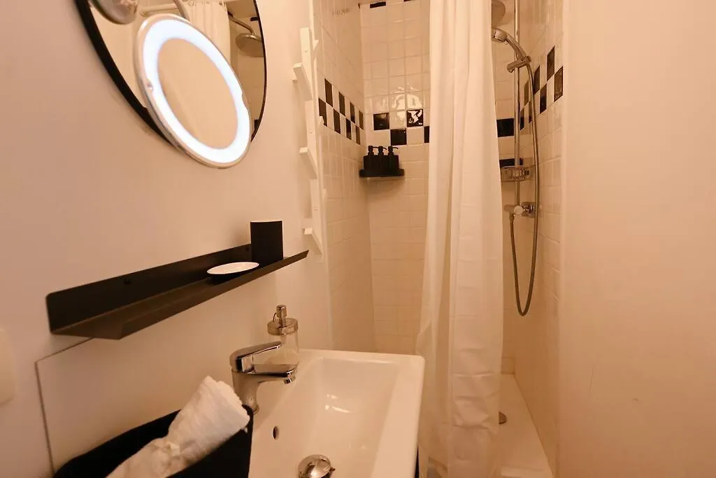 Superb 3 Bedroom & 3 Bathroom Duplex In Brussels City Centre Appartement