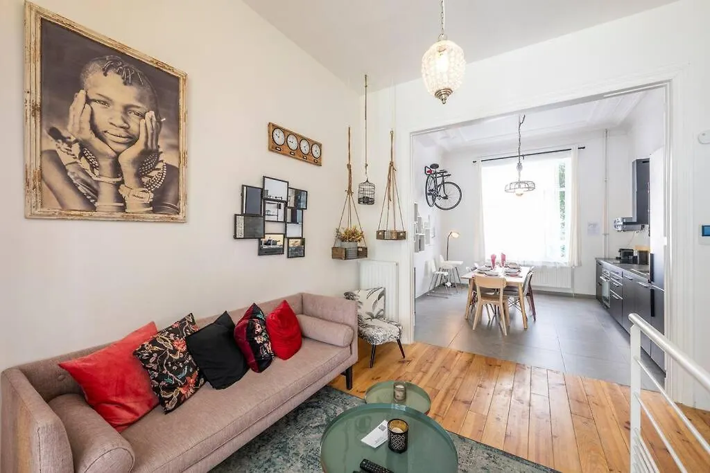 Superb 3 Bedroom & 3 Bathroom Duplex In Brussels City Centre